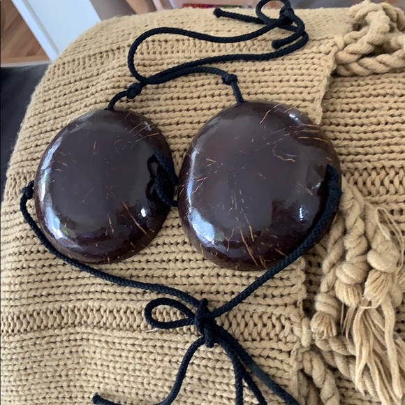 Costume - Picture 2 of 2